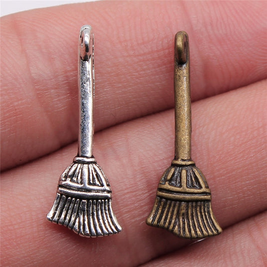 Metal accessories Broom ：2pcs  1.2g/pcs