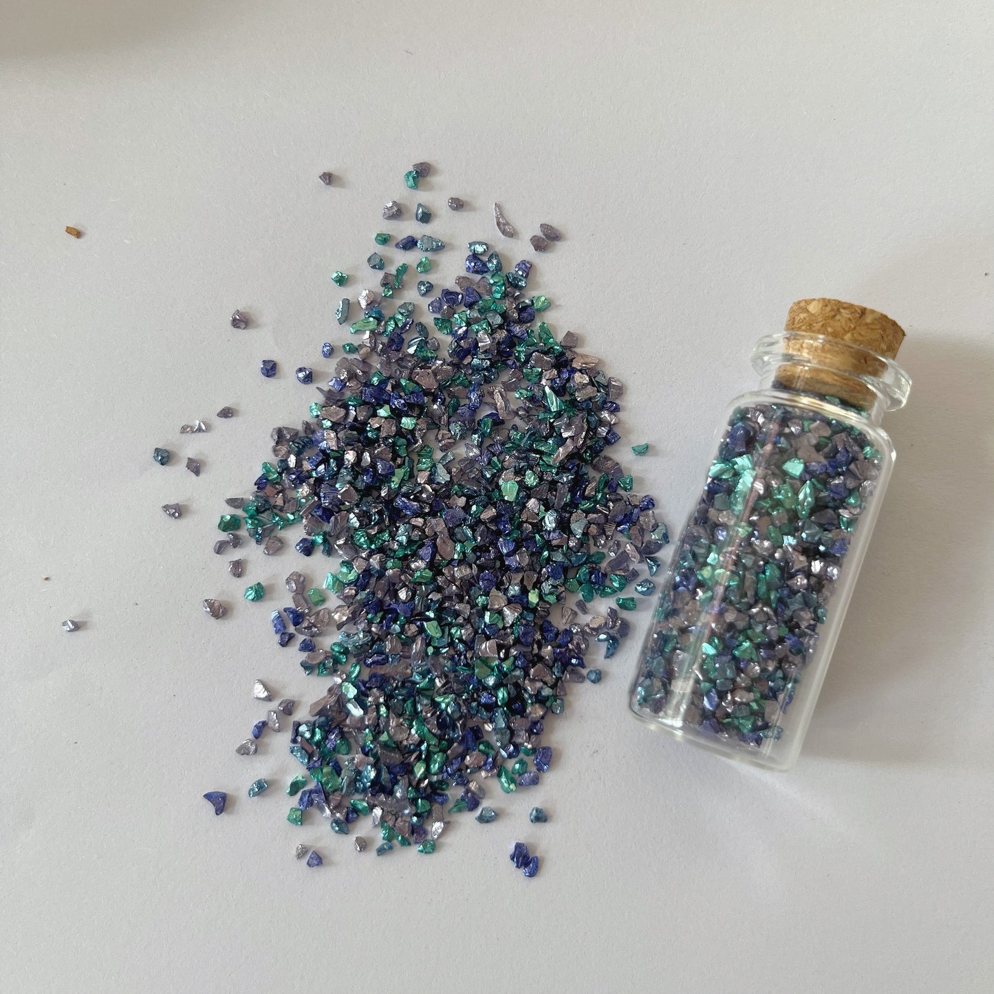 Irregular colored glass gravel