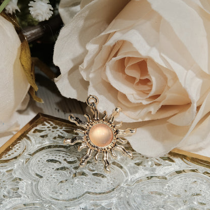 Vintage Baroque Sun Pendant （27*30mm）